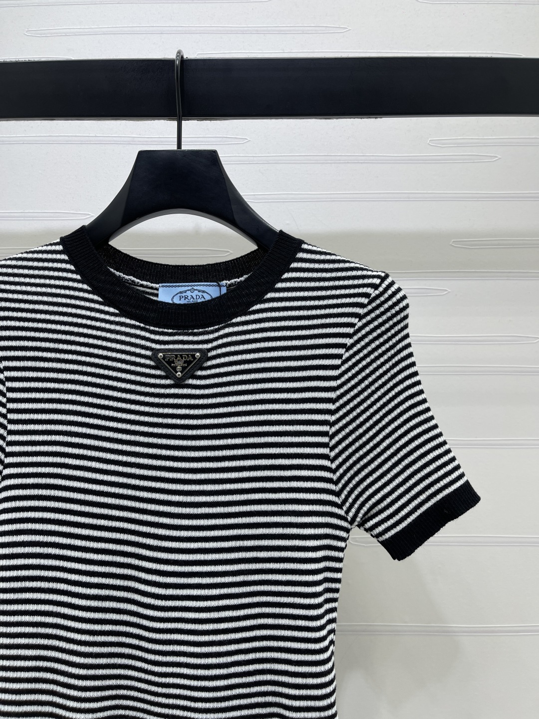 Women's short sleeves